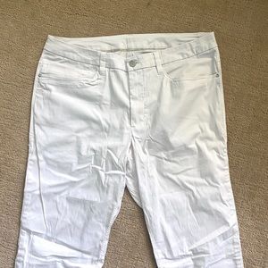 Lululemon man pants / white / 33 / great condition